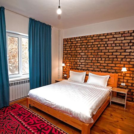 Hotel Good Night Jalal-Abad Εξωτερικό φωτογραφία