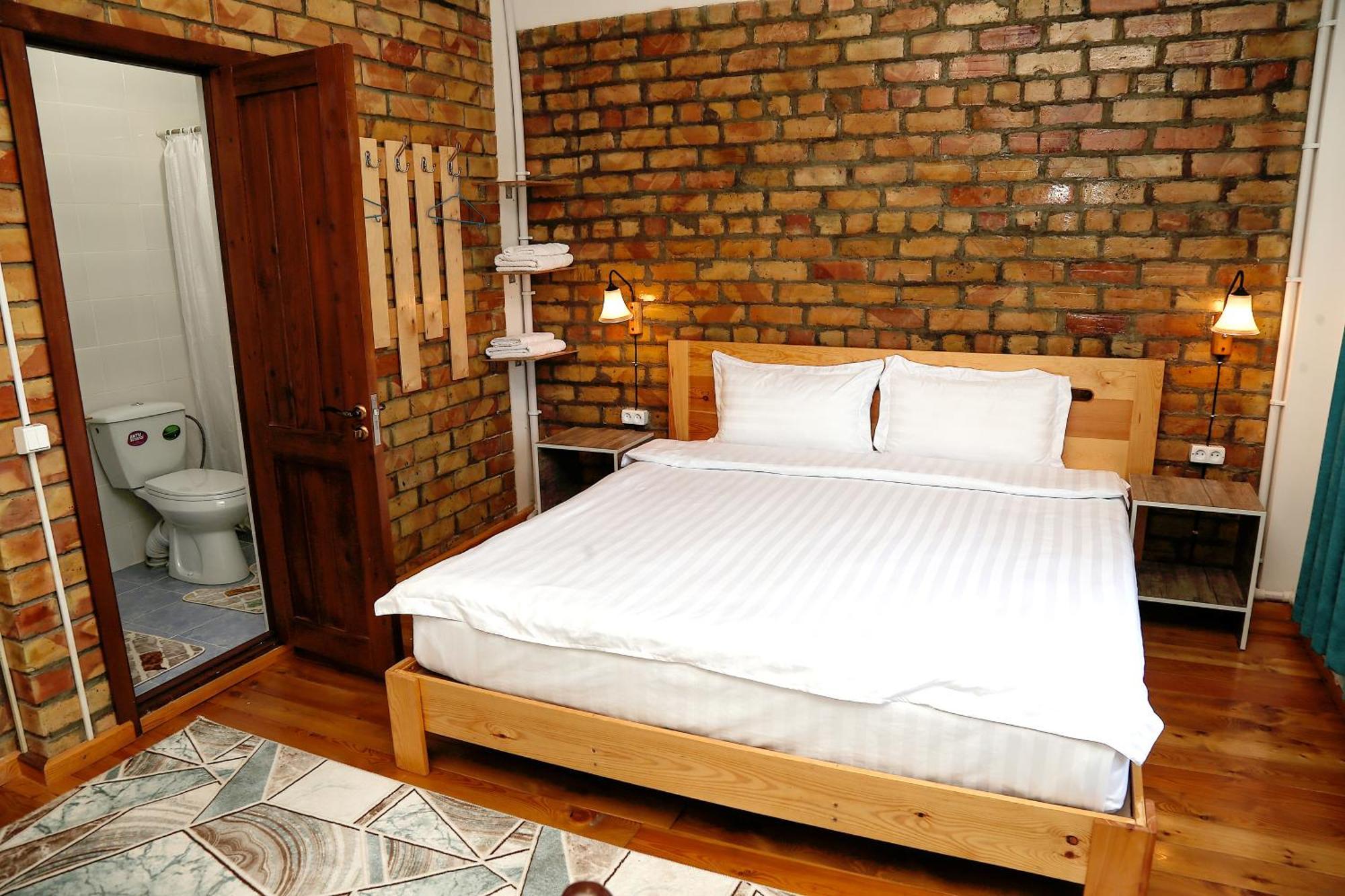 Hotel Good Night Jalal-Abad Εξωτερικό φωτογραφία