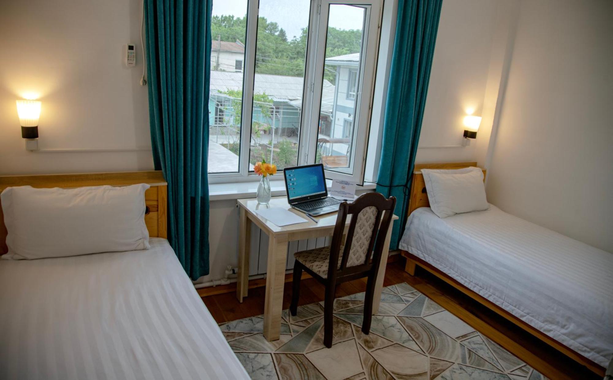 Hotel Good Night Jalal-Abad Εξωτερικό φωτογραφία