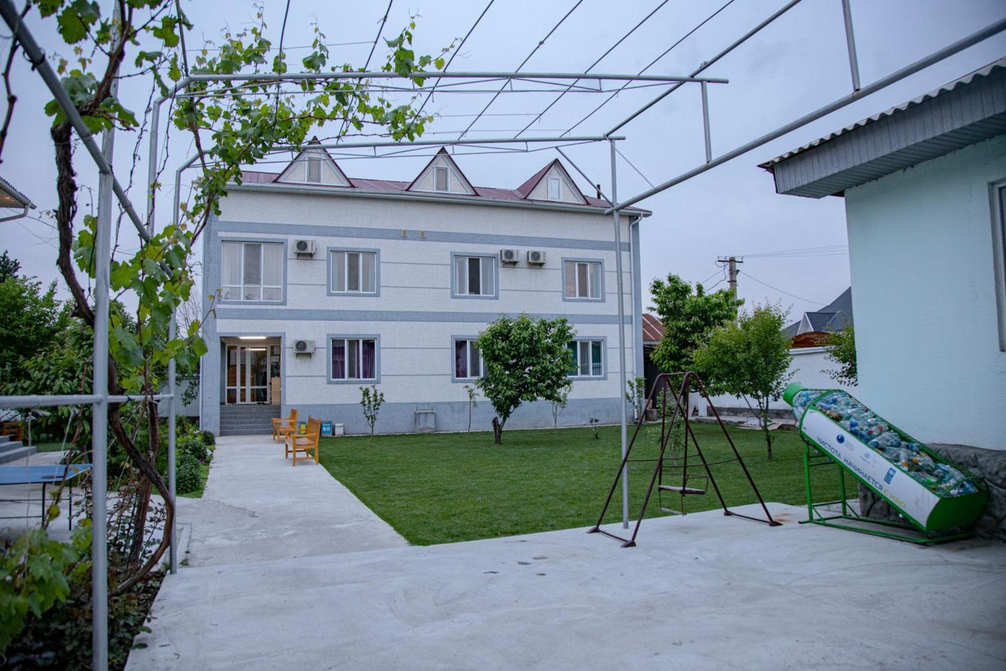 Hotel Good Night Jalal-Abad Εξωτερικό φωτογραφία