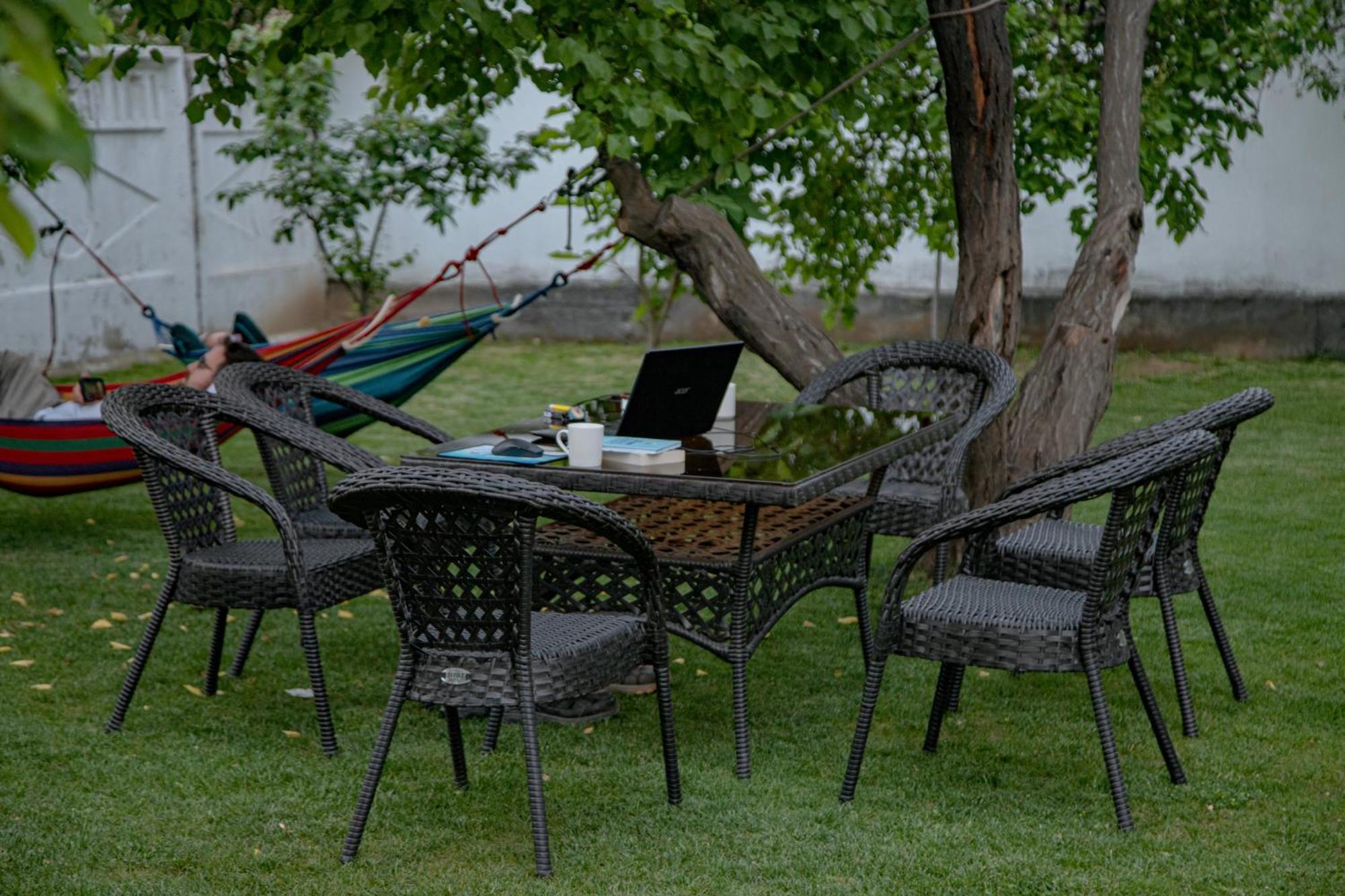 Hotel Good Night Jalal-Abad Εξωτερικό φωτογραφία