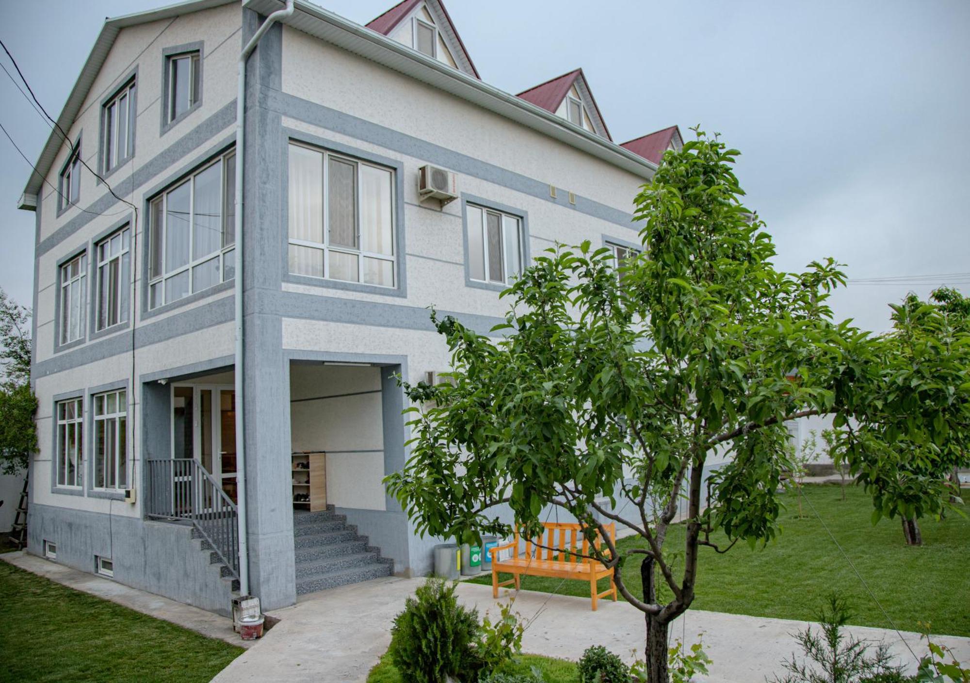 Hotel Good Night Jalal-Abad Εξωτερικό φωτογραφία