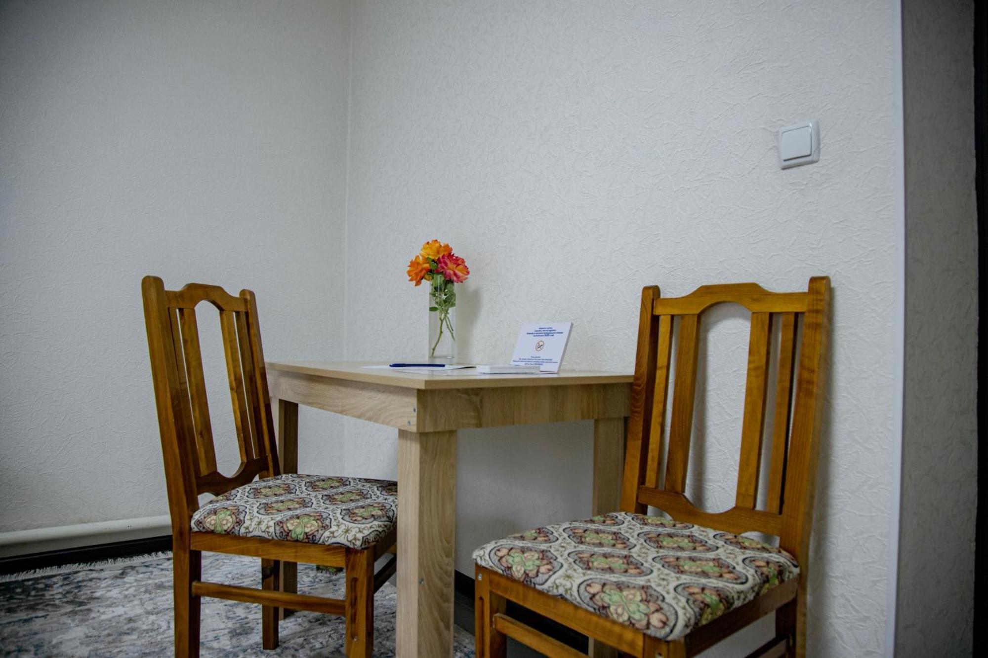 Hotel Good Night Jalal-Abad Εξωτερικό φωτογραφία