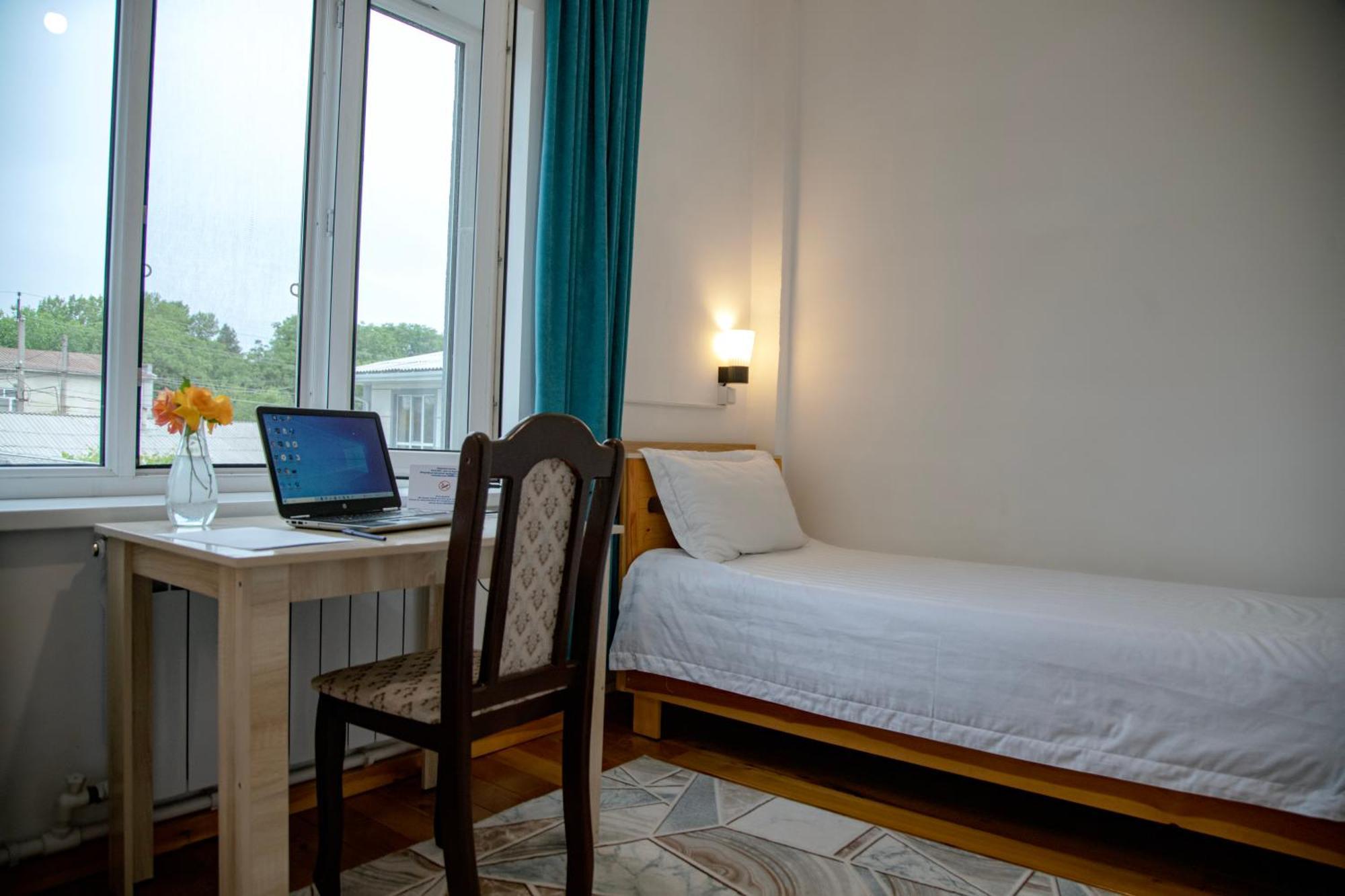 Hotel Good Night Jalal-Abad Εξωτερικό φωτογραφία