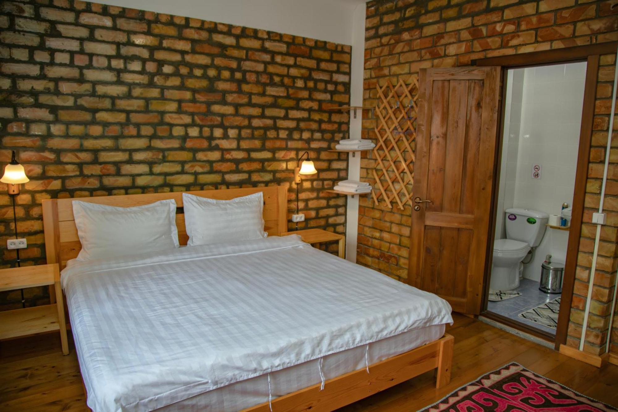 Hotel Good Night Jalal-Abad Εξωτερικό φωτογραφία