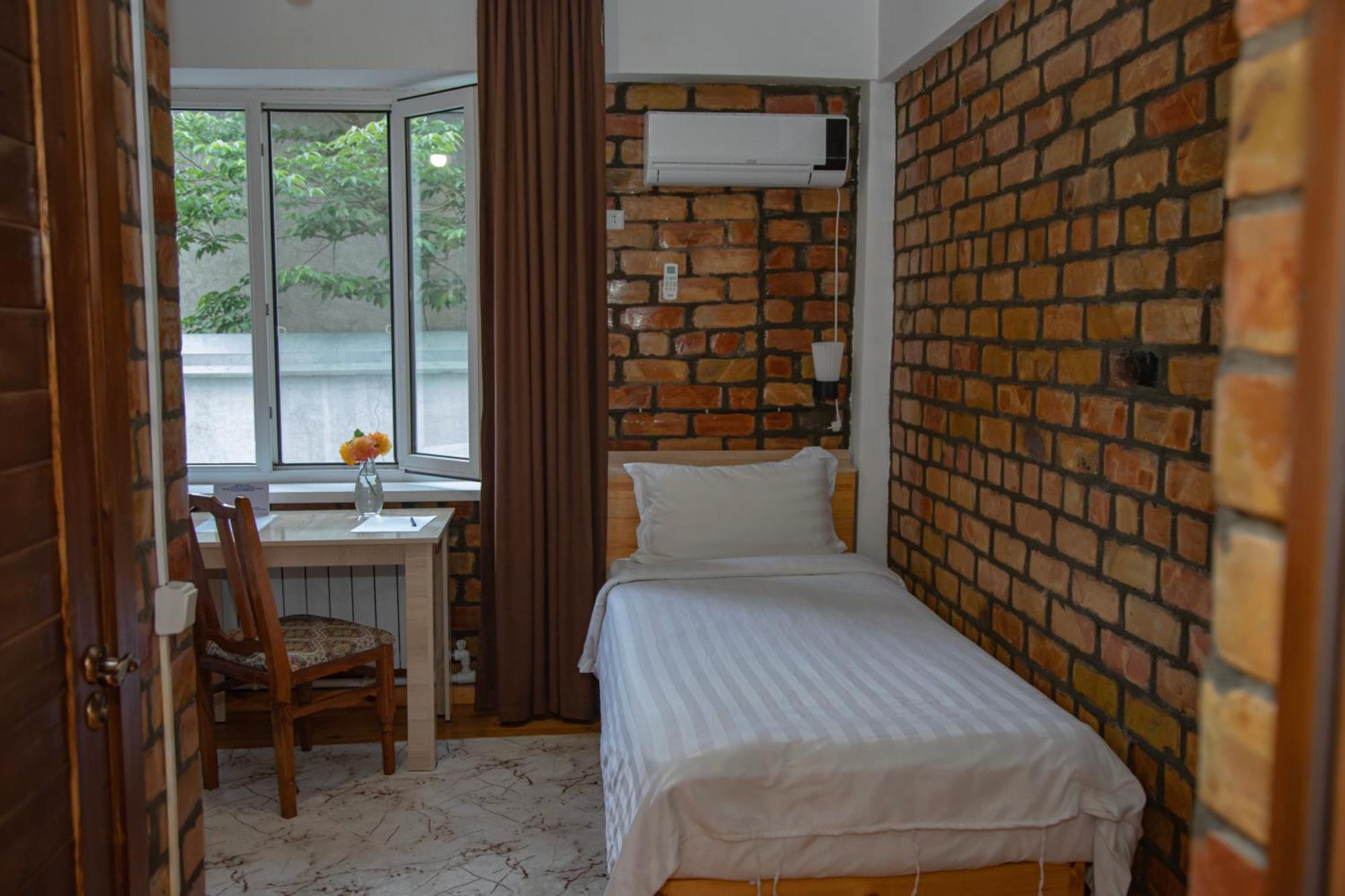 Hotel Good Night Jalal-Abad Εξωτερικό φωτογραφία